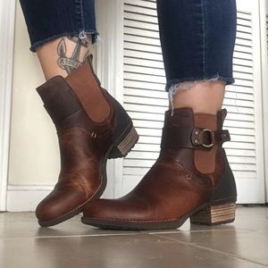 NWOB Merrell Leather Shiloh Pull-on Boot in “Oak”